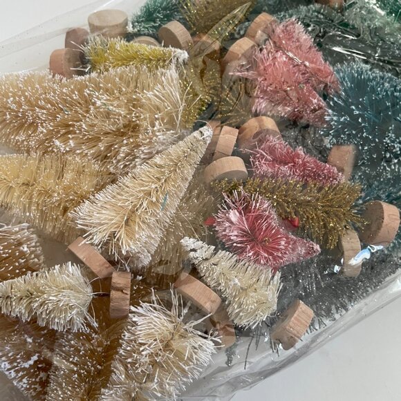 Mini Bottle Brush Trees Set - Picture 6 of 6
